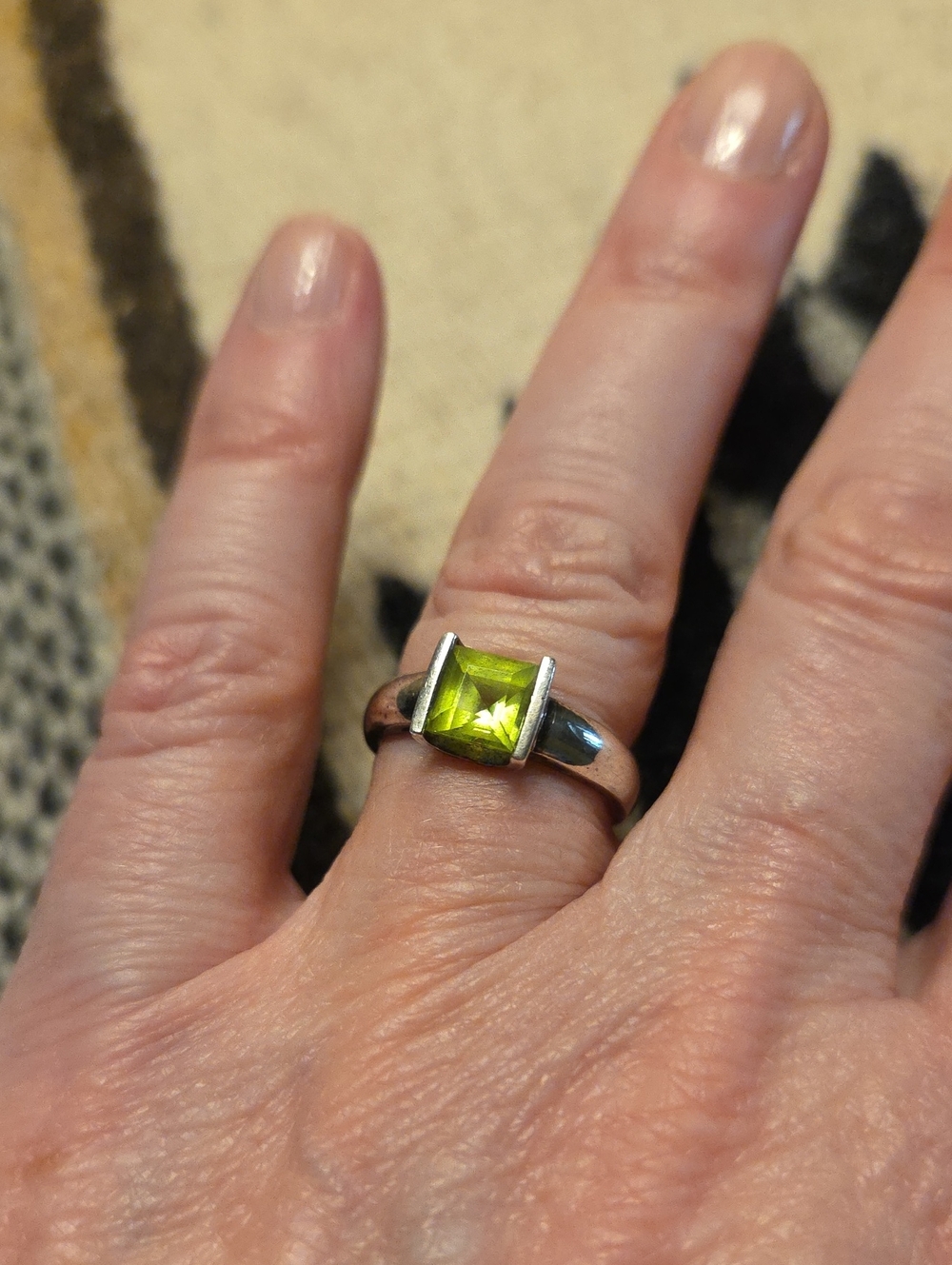 Vintage Imperial Pearl Syndicate Sterling Silver Peridot Ring